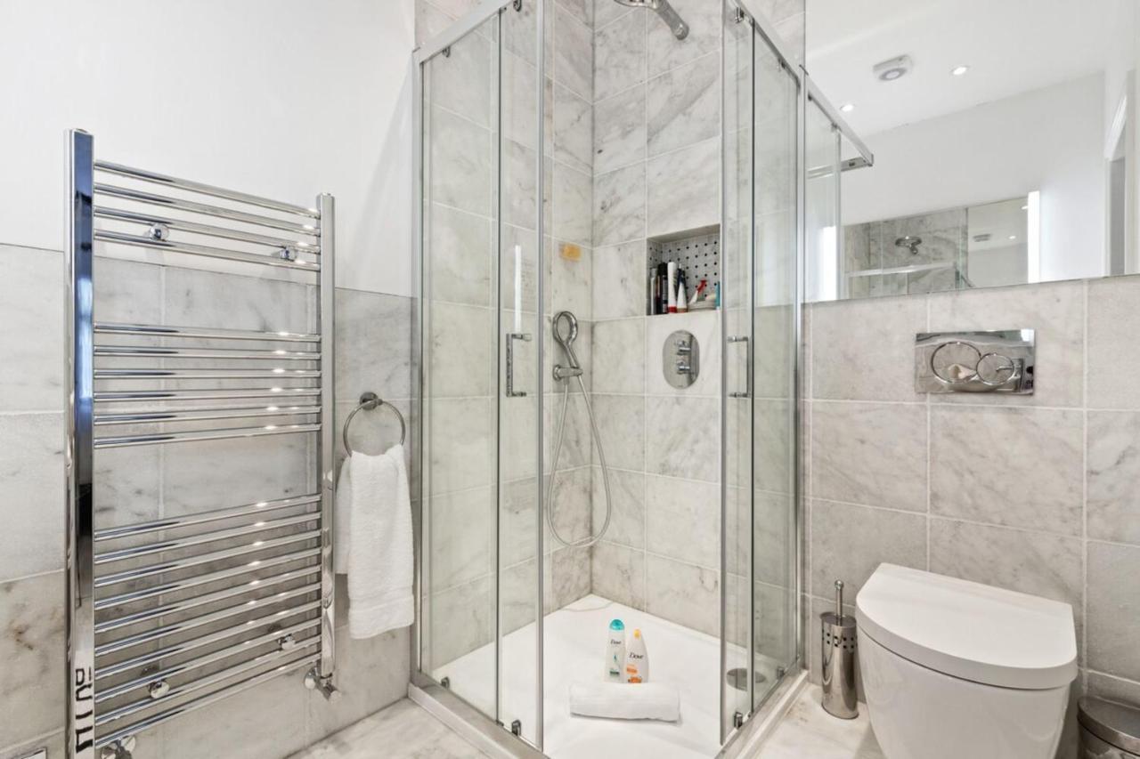 Lovely Newly-renovated 3 Bedroom In Fulham Appartamento